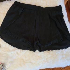 🐸Black flowy shorts L🐸